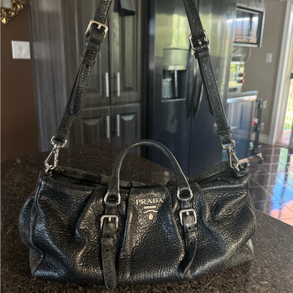 RARE ⚡️AUTHENTIC 🖤 Black Leather Prada Purse 🖤